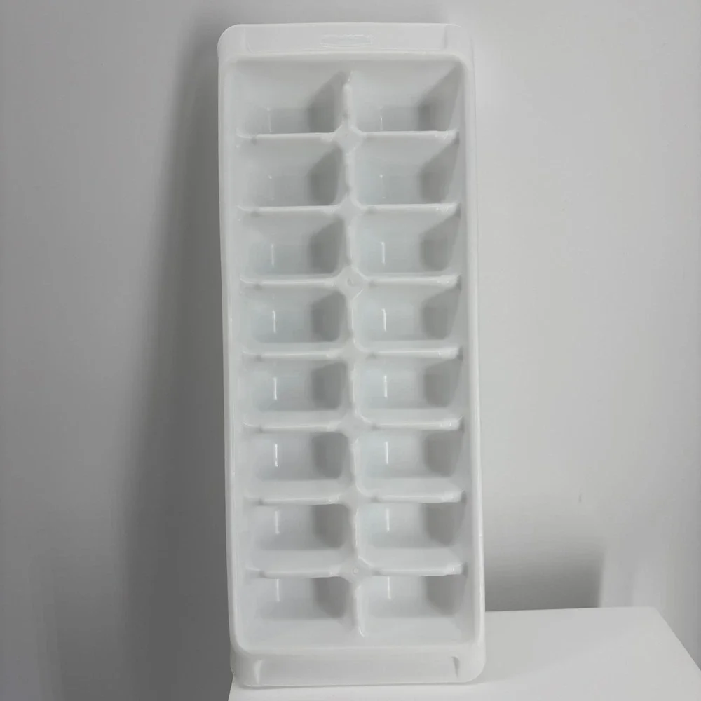 Rubbermaid White Plastic Ice Cube Tray 16 Slot Stackable Model 2867 6 USA Made